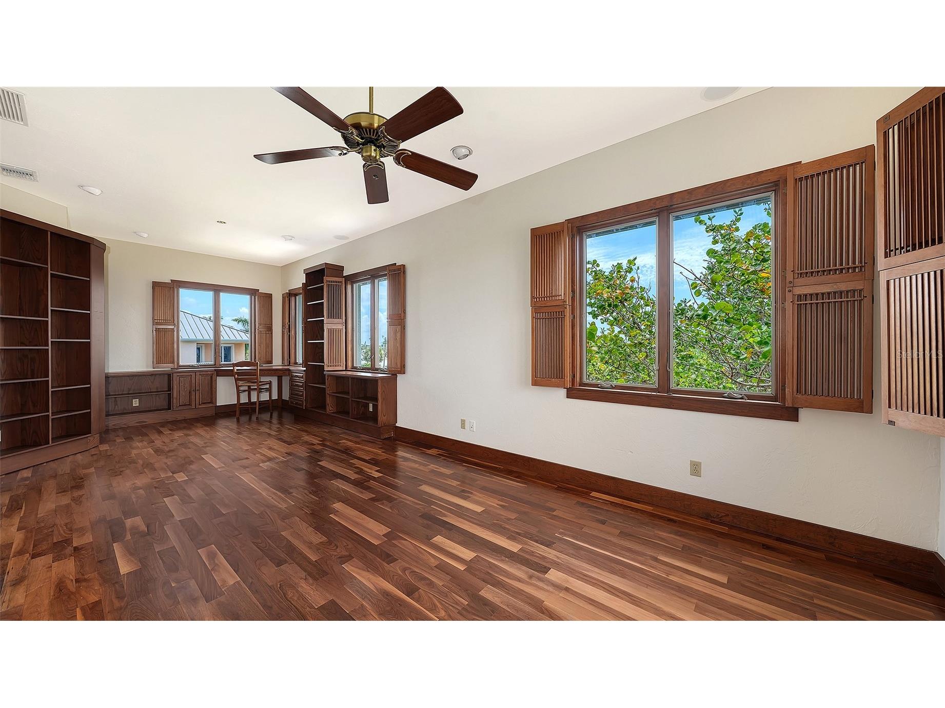 156 Emerson Drive Sarasota FL 34236 A4692362 image27