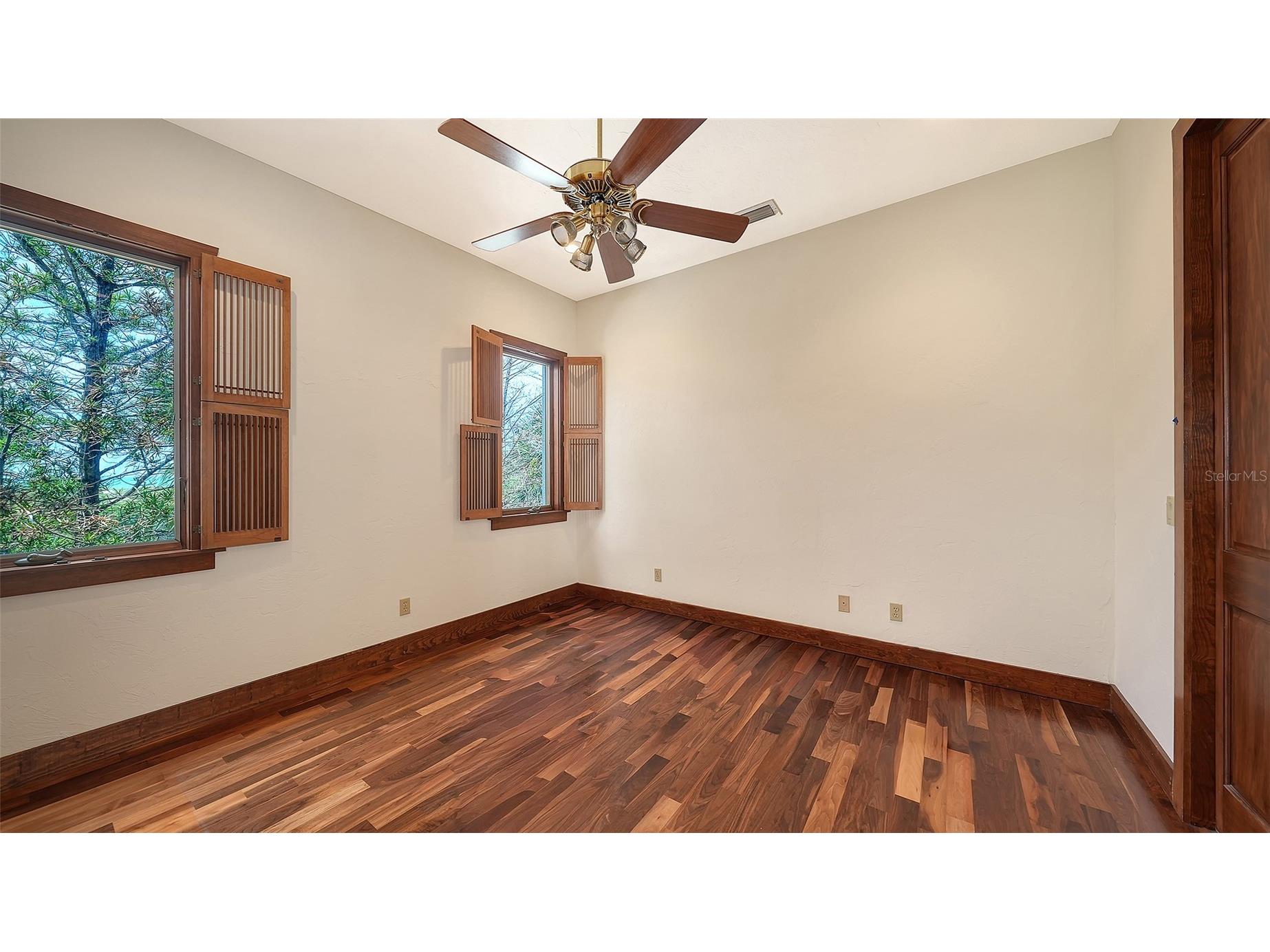 156 Emerson Drive Sarasota FL 34236 A4692362 image38