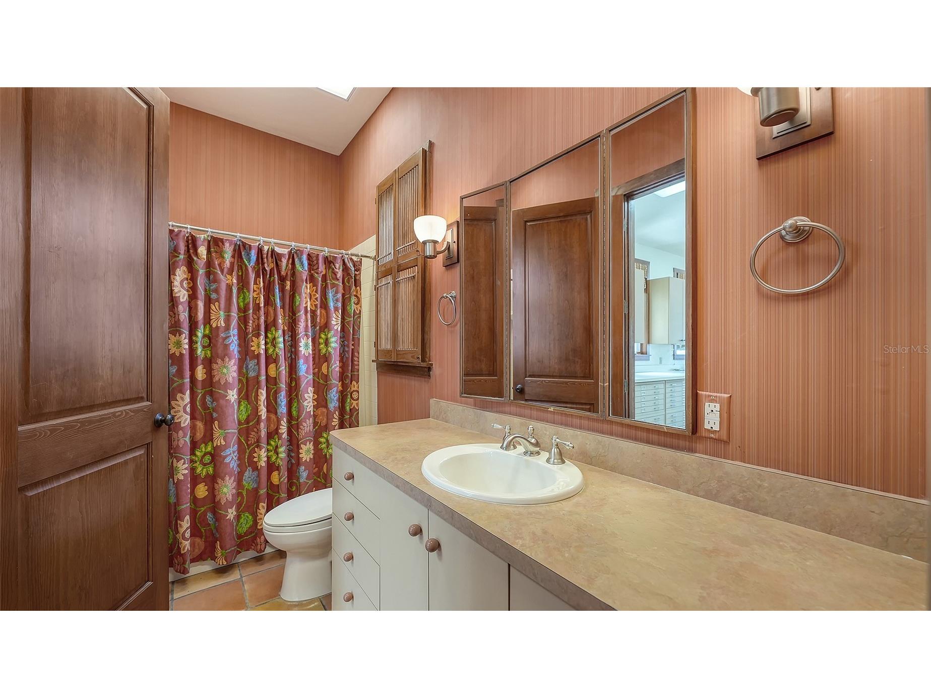 156 Emerson Drive Sarasota FL 34236 A4692362 image39