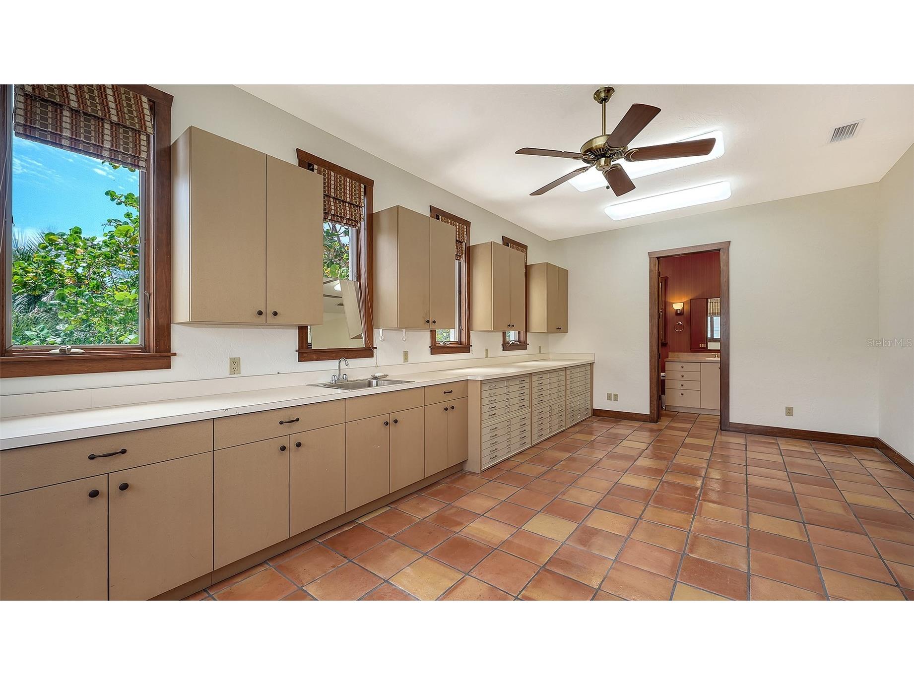 156 Emerson Drive Sarasota FL 34236 A4692362 image41