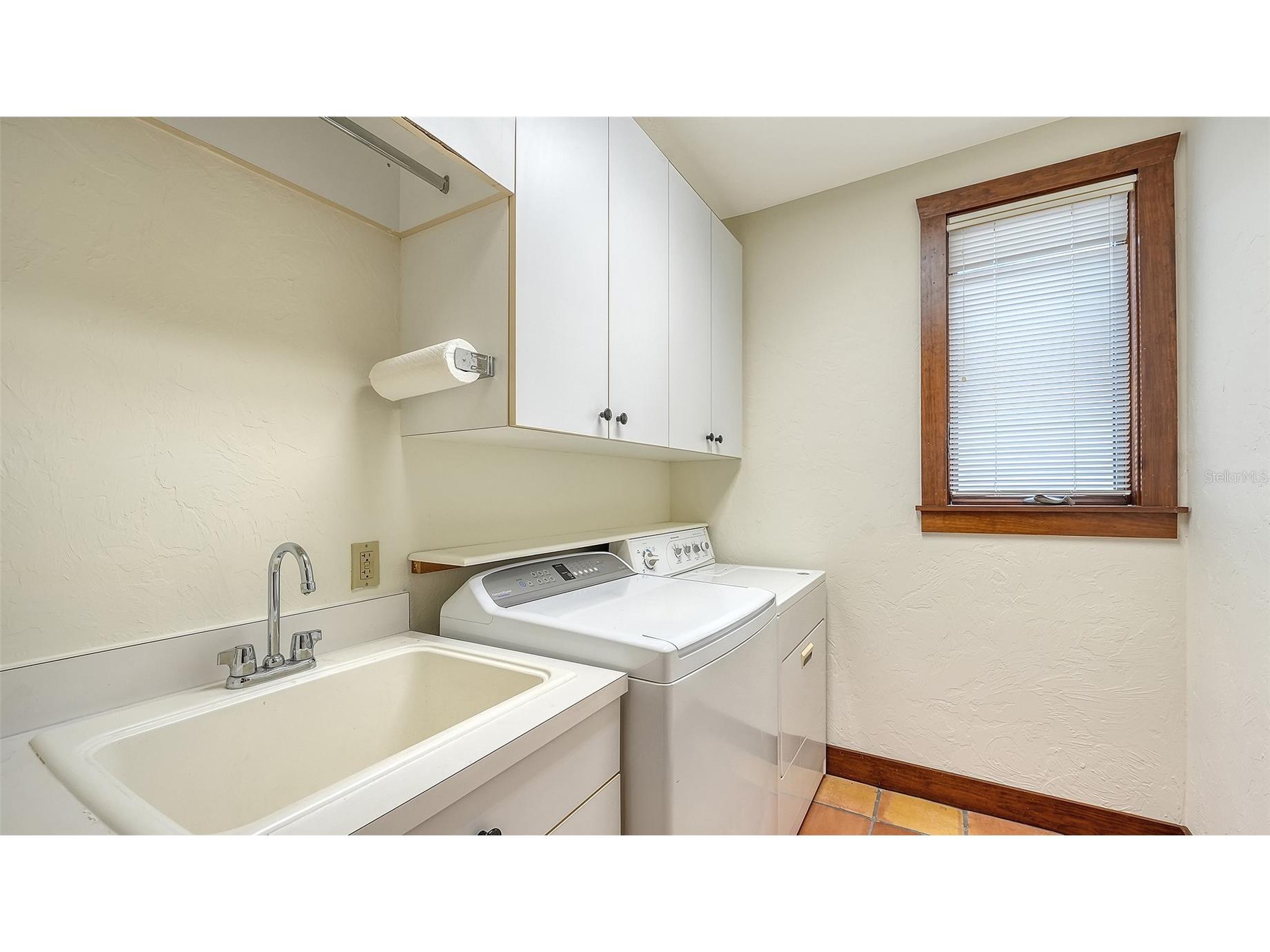 156 Emerson Drive Sarasota FL 34236 A4692362 image42