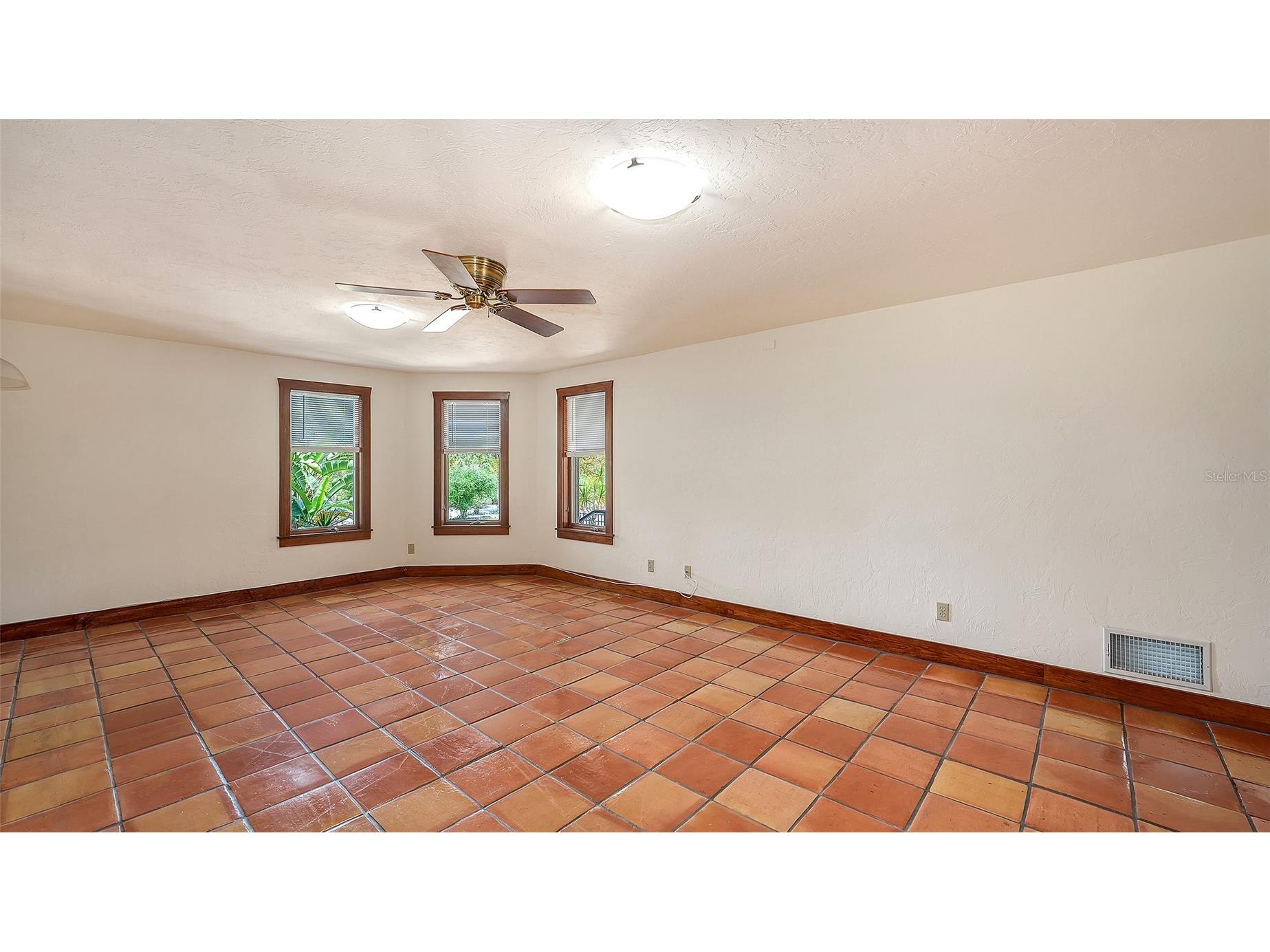 156 Emerson Drive Sarasota FL 34236 A4692362 image44
