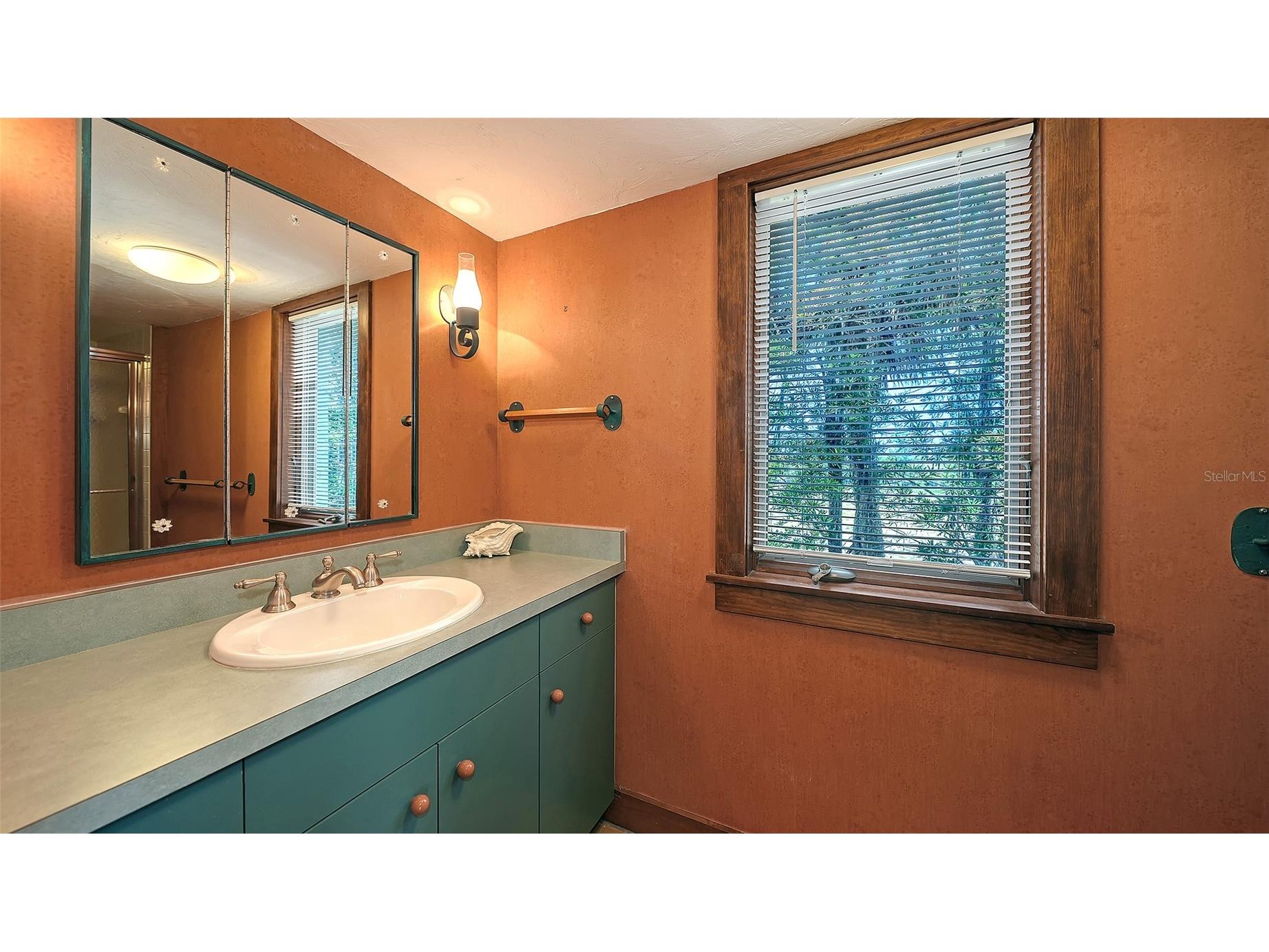 156 Emerson Drive Sarasota FL 34236 A4692362 image45