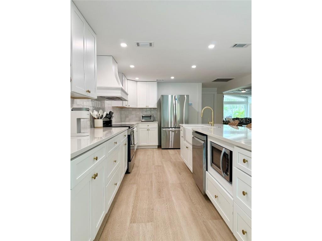 156 N Blvd Of The Presidents Sarasota FL 34236 O6326837 image13