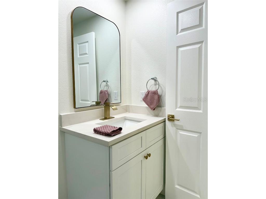 156 N Blvd Of The Presidents Sarasota FL 34236 O6326837 image27