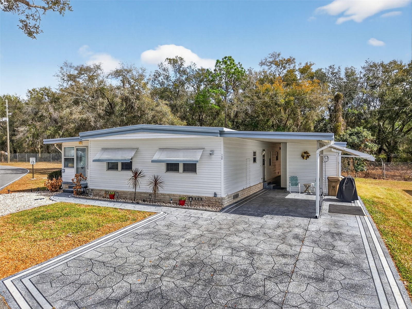 156 Royal Palm Drive Leesburg FL 34748 G5108477 image1