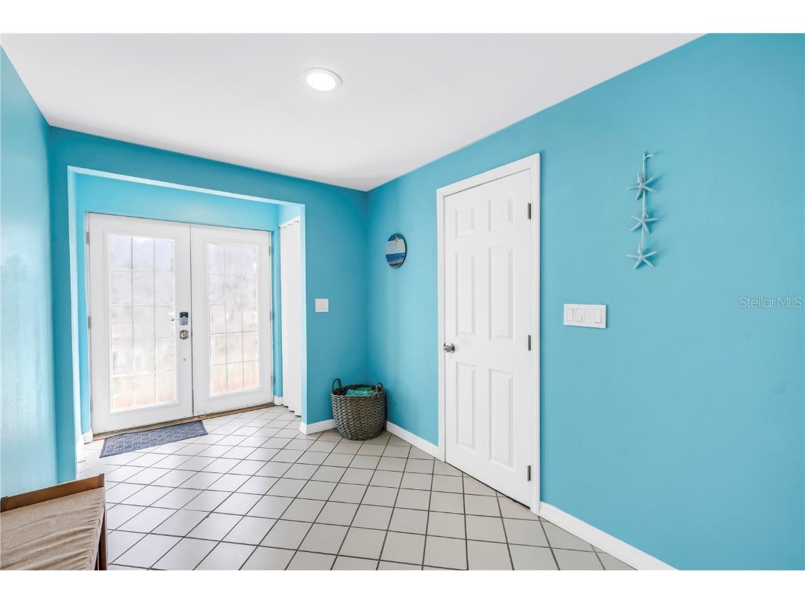 156 Siesta Drive Sarasota FL 34242 A4661717 image11