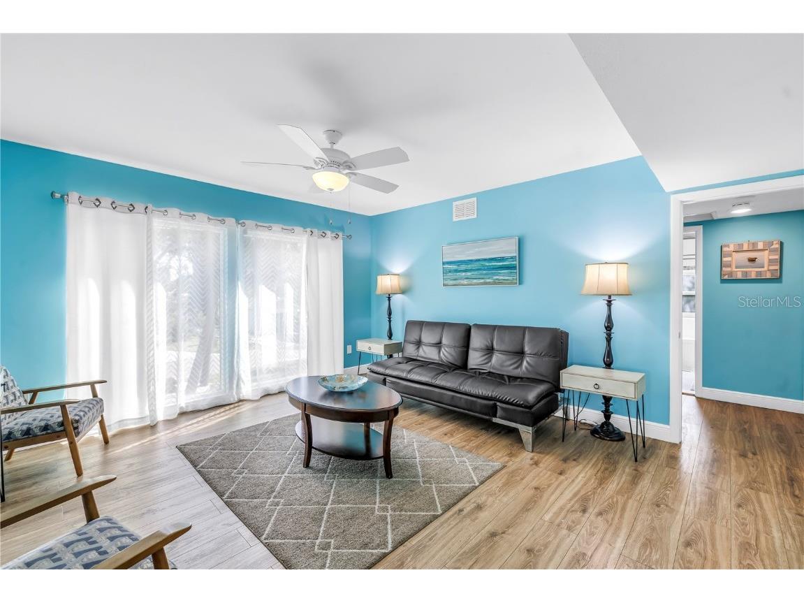 156 Siesta Drive Sarasota FL 34242 A4661717 image12