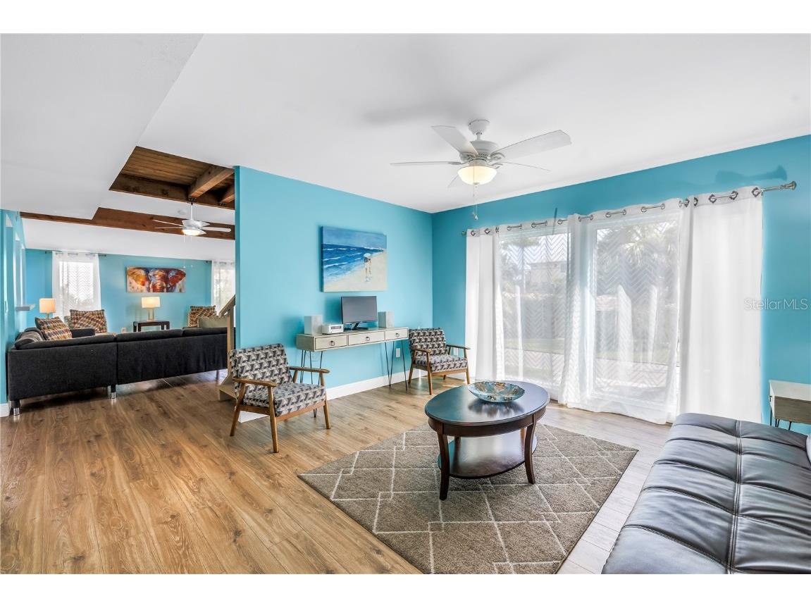 156 Siesta Drive Sarasota FL 34242 A4661717 image17