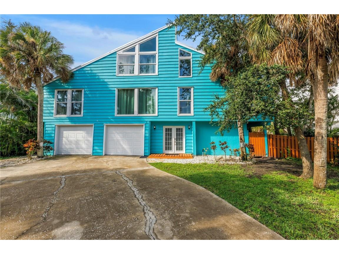 156 Siesta Drive Sarasota FL 34242 A4661717 image2