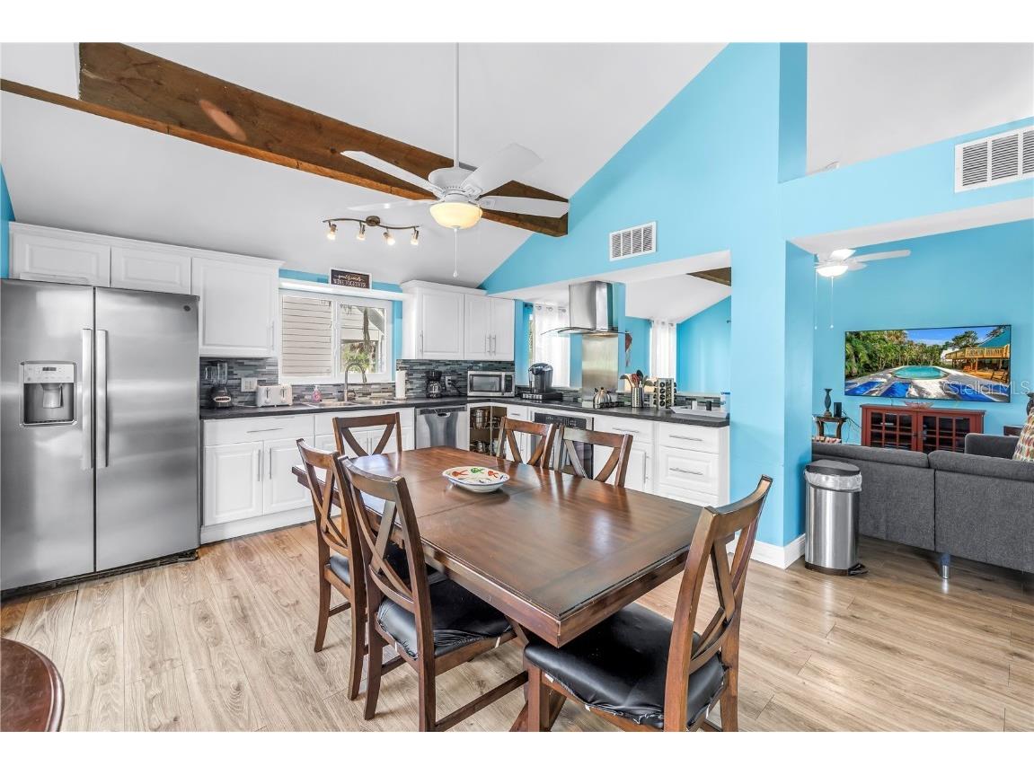 156 Siesta Drive Sarasota FL 34242 A4661717 image20