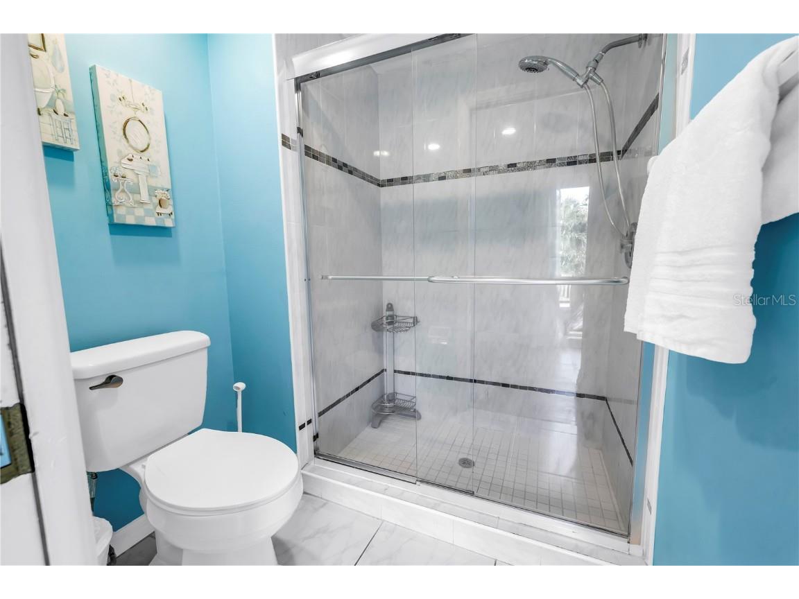 156 Siesta Drive Sarasota FL 34242 A4661717 image36