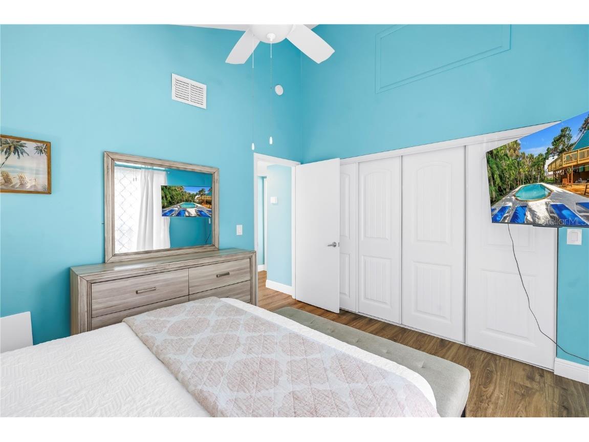 156 Siesta Drive Sarasota FL 34242 A4661717 image38