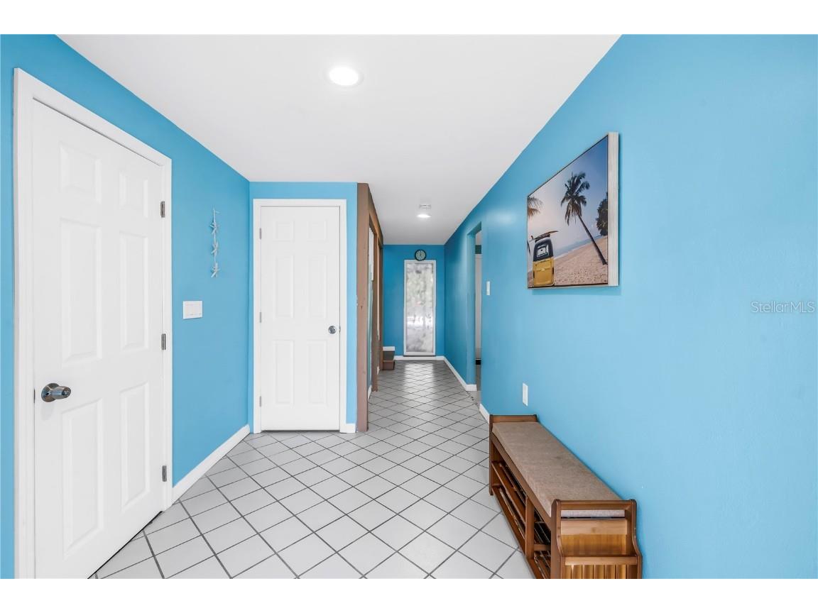 156 Siesta Drive Sarasota FL 34242 A4661717 image4