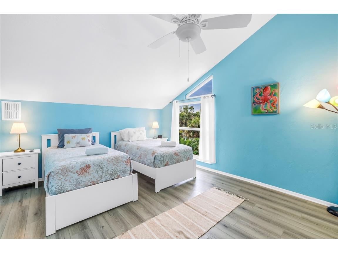 156 Siesta Drive Sarasota FL 34242 A4661717 image42