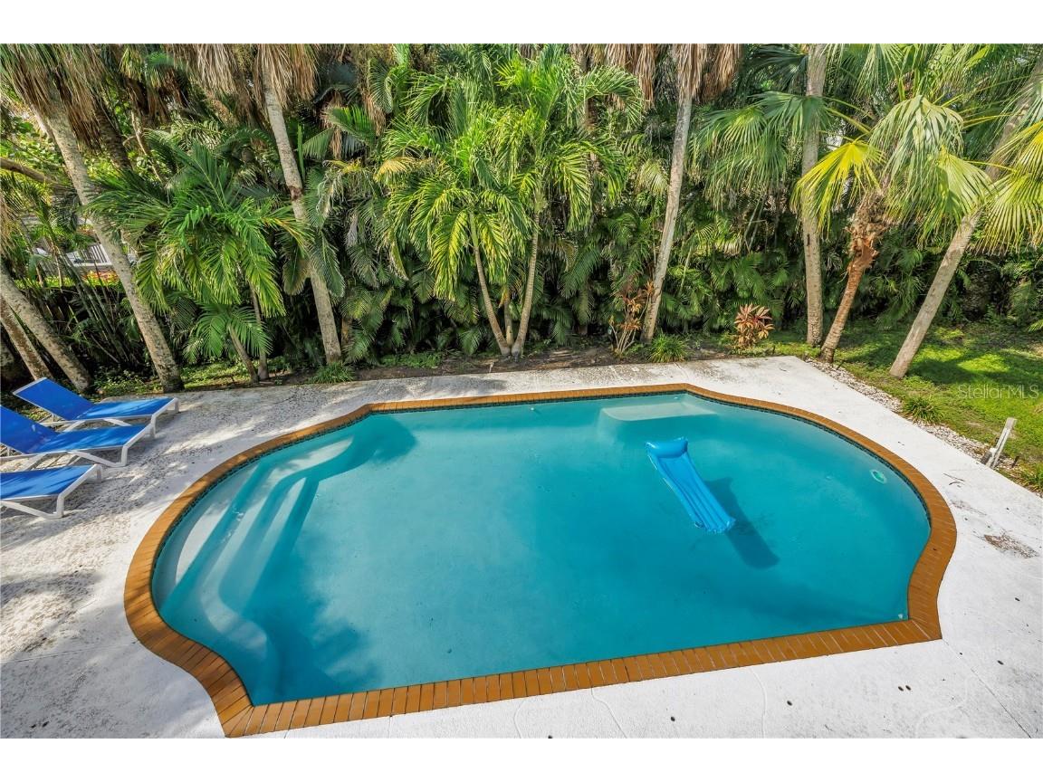 156 Siesta Drive Sarasota FL 34242 A4661717 image57