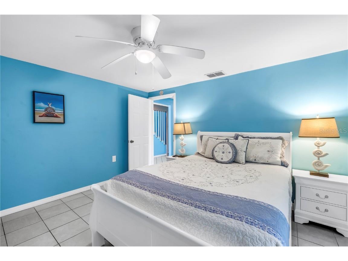 156 Siesta Drive Sarasota FL 34242 A4661717 image8