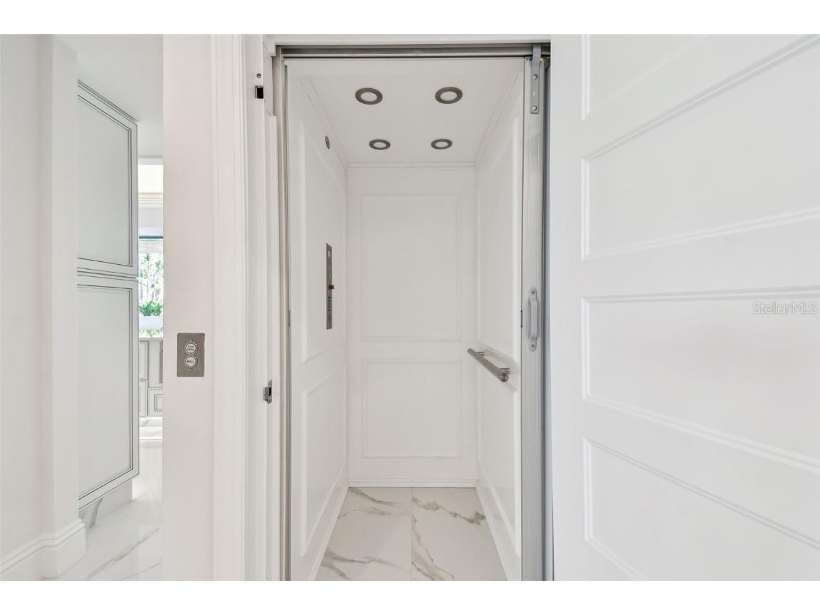 1560 Gulf Boulevard #306 Clearwater Beach FL 33767 - GULF OF MEXICO TB8417595 image10