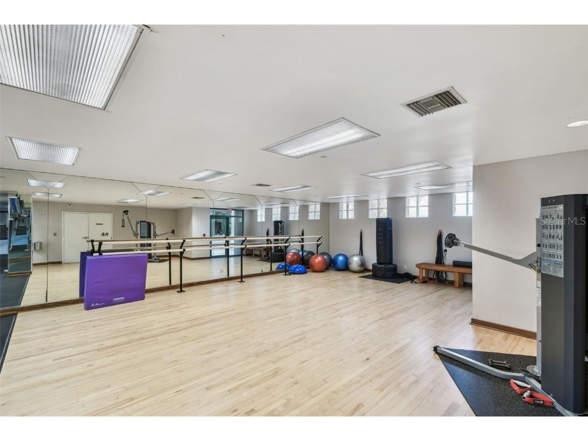 1560 Gulf Boulevard #306 Clearwater Beach FL 33767 - GULF OF MEXICO TB8417595 image68