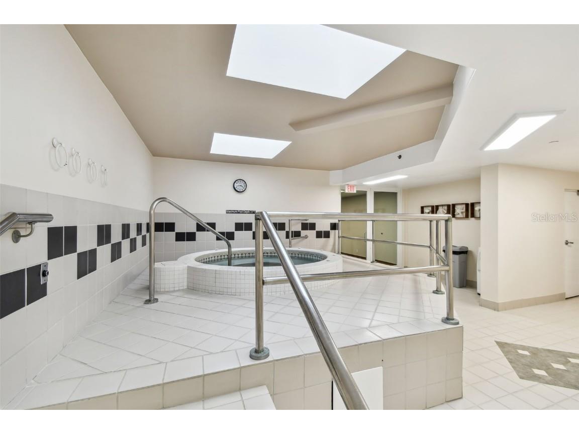 1560 Gulf Boulevard #306 Clearwater Beach FL 33767 - GULF OF MEXICO TB8417595 image70