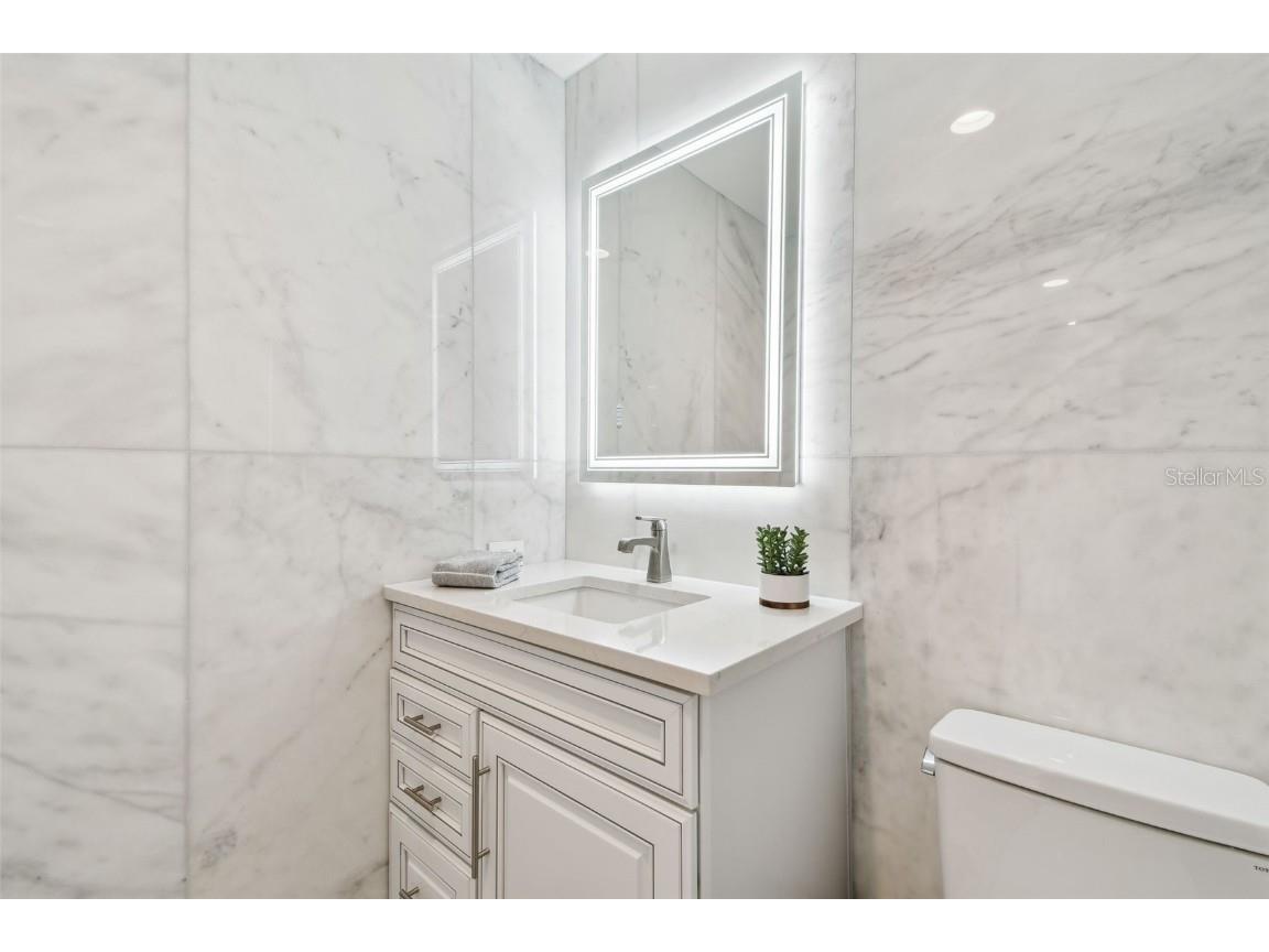 1560 Gulf Boulevard #306 Clearwater Beach FL 33767 - GULF OF MEXICO TB8417595 image9