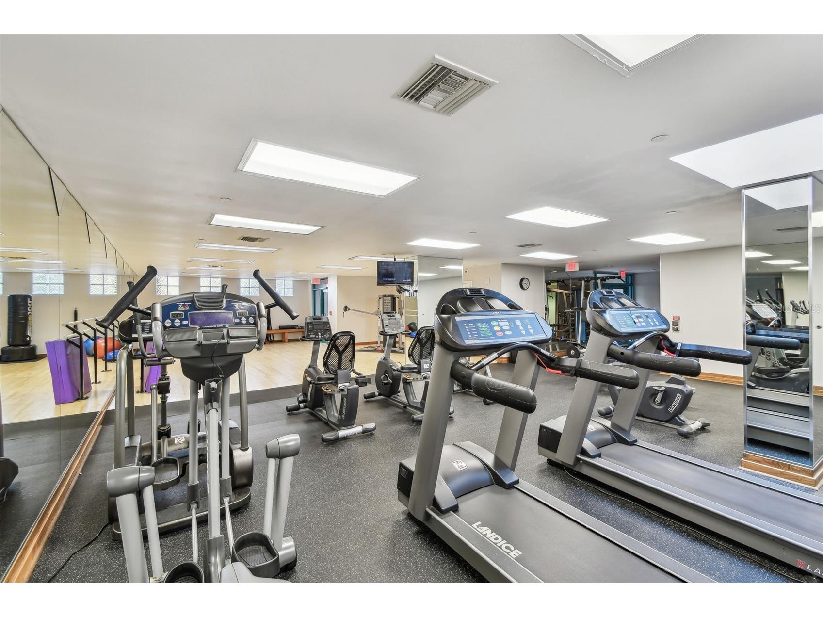 1560 Gulf Boulevard #306 Clearwater Beach FL 33767 - GULF OF MEXICO TB8473031 image80