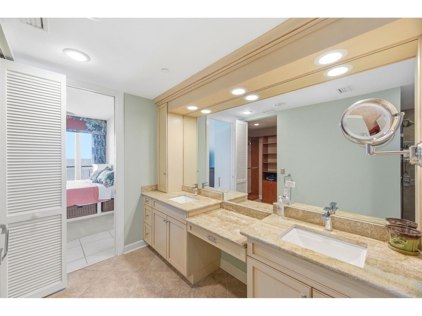 1560 Gulf Boulevard #706 Clearwater Beach FL 33767 - GULF TB8515335 image18