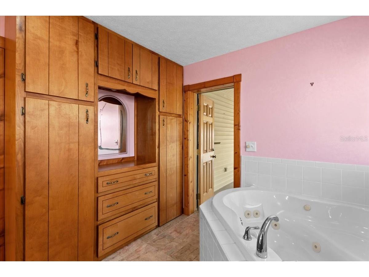 1560 Ingram Avenue Sarasota FL 34232 A4672743 image24