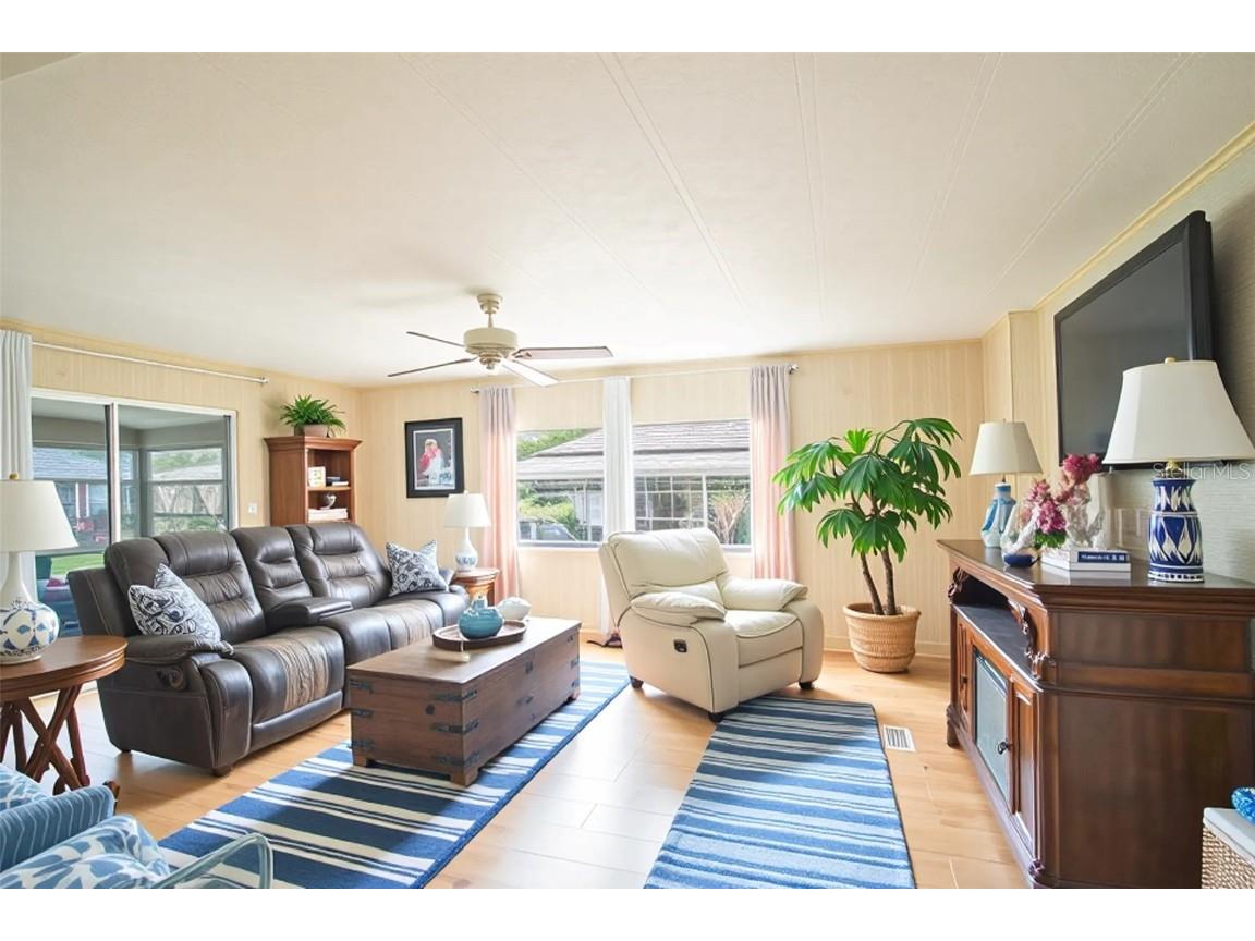 1560 Longbow Drive Lakeland FL 33810 L4957687 image2