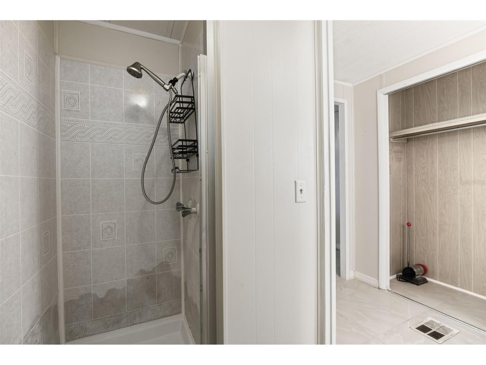 15601 Lakeshore Villa Loop Tampa FL 33613 W7887392 image24