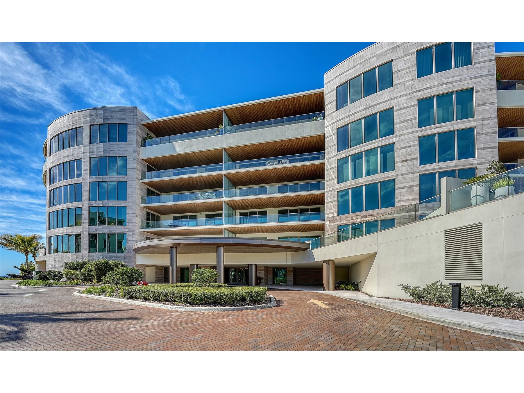 1561 Gulf Of Mexico Drive #304 Longboat Key FL 34228 - GULF OF MEXICO A4685495 image2