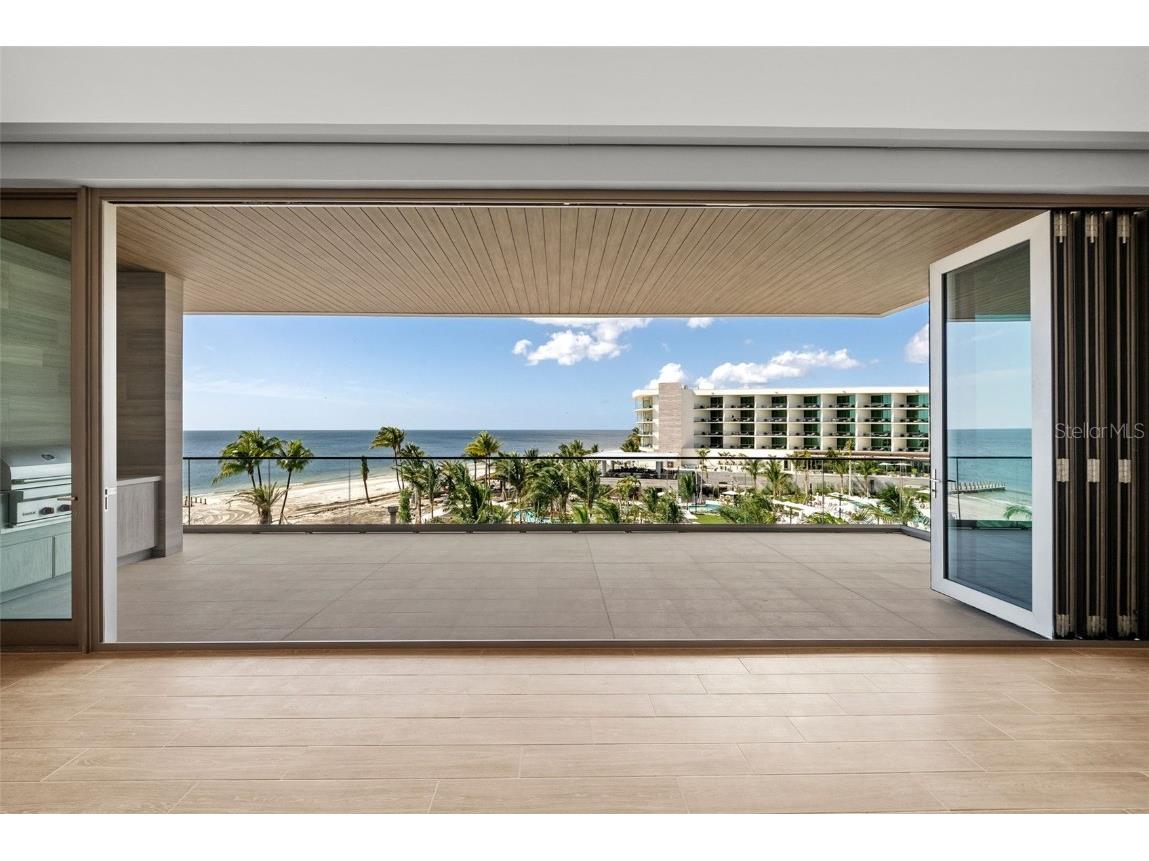 1561 Gulf Of Mexico Drive #403 Longboat Key FL 34228 - GULF OF MEXICO SARASOTA BAY A4627926 image2