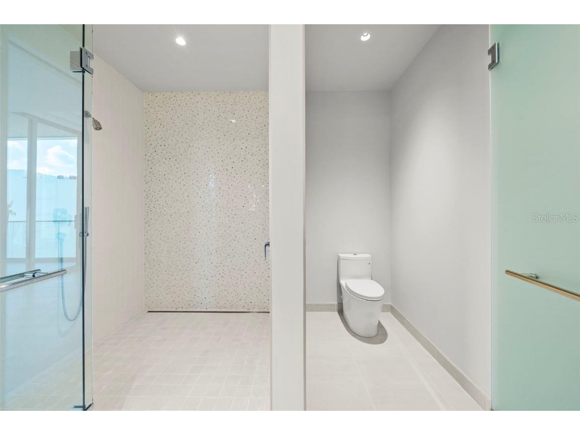 1561 Gulf Of Mexico Drive #403 Longboat Key FL 34228 - GULF OF MEXICO SARASOTA BAY A4627926 image32