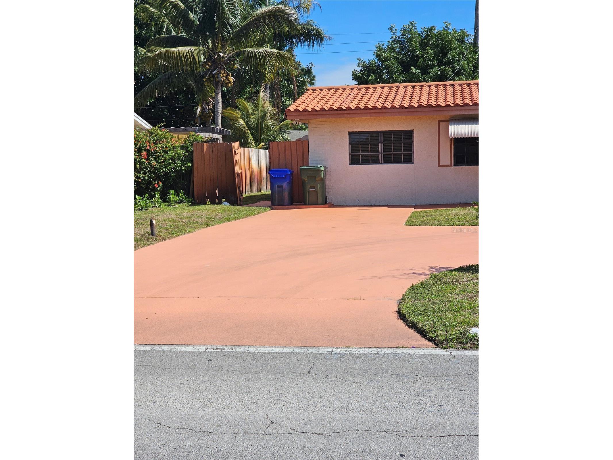 1561 NW 77th Way Pembroke Pines FL 33024 O6384395 image1