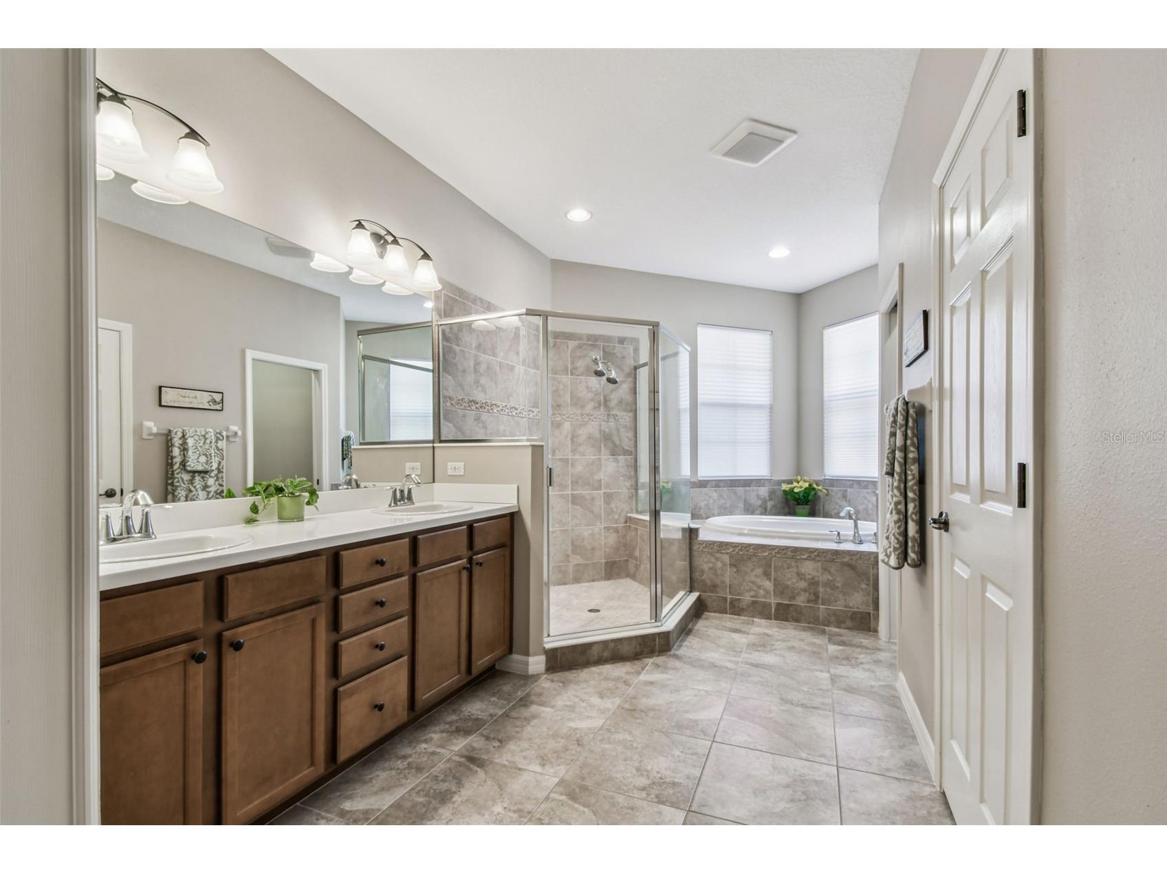 15613 N Himes Avenue Tampa FL 33618 TB8445400 image42