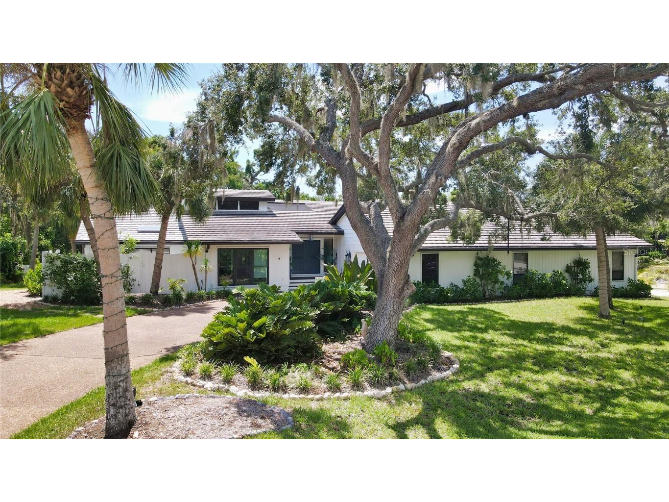 1562 Landings Terrace Sarasota FL 34231 A4622525 image1
