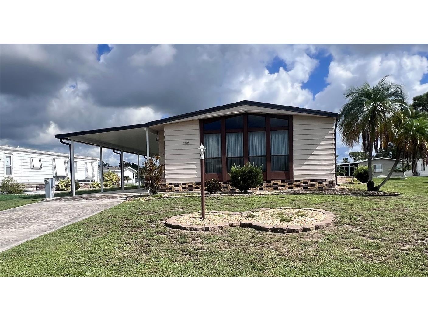 1562 Sanderling Drive Englewood FL 34224 D6142060 image1