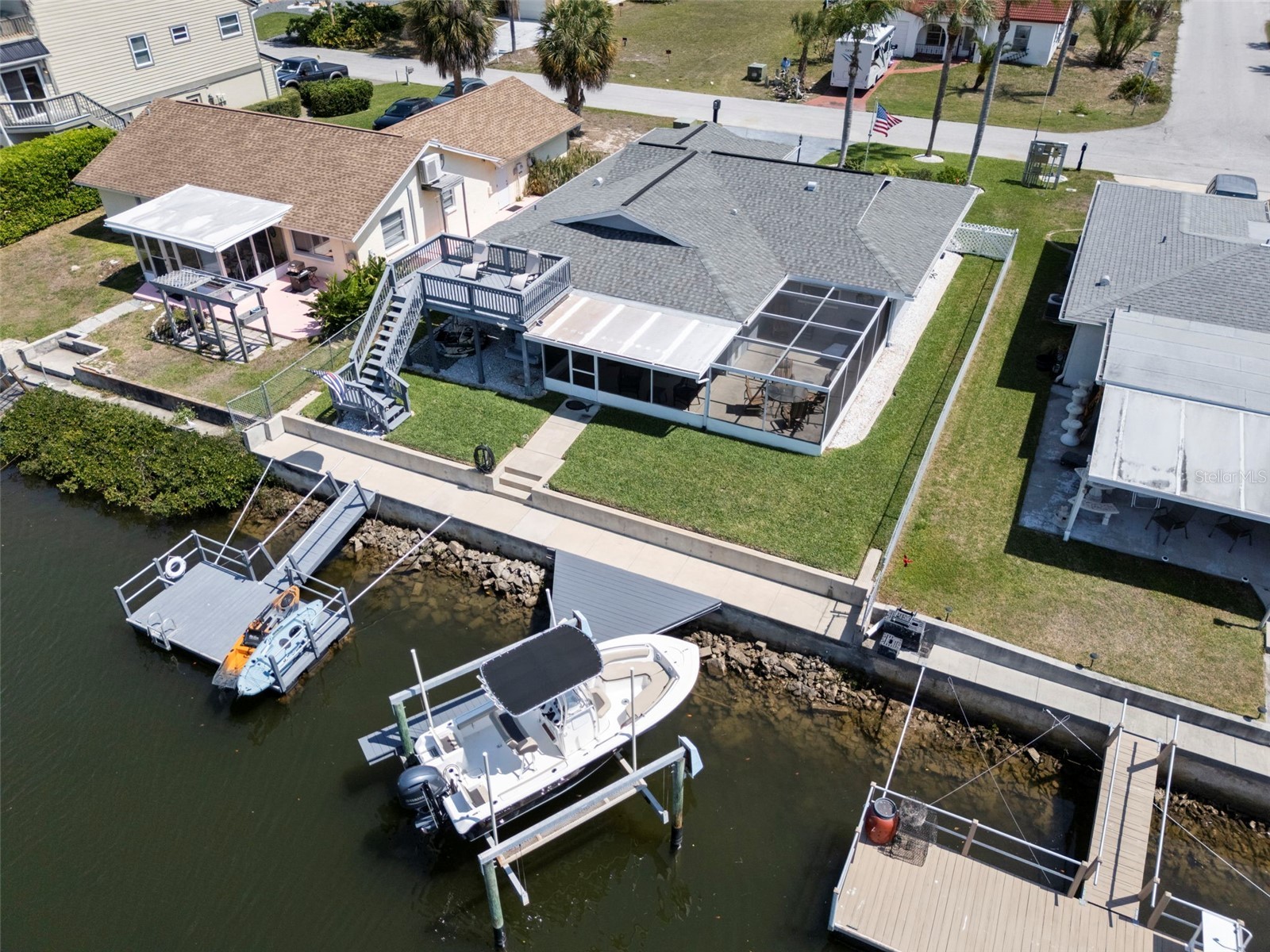 15627 Donzi Drive Hudson FL 34667 - GULF OF AMERICA W7884295 image4