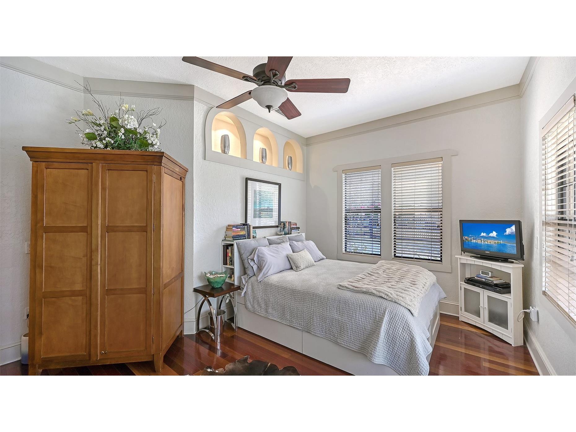 1563 4th Street Sarasota FL 34236 A4685670 image6