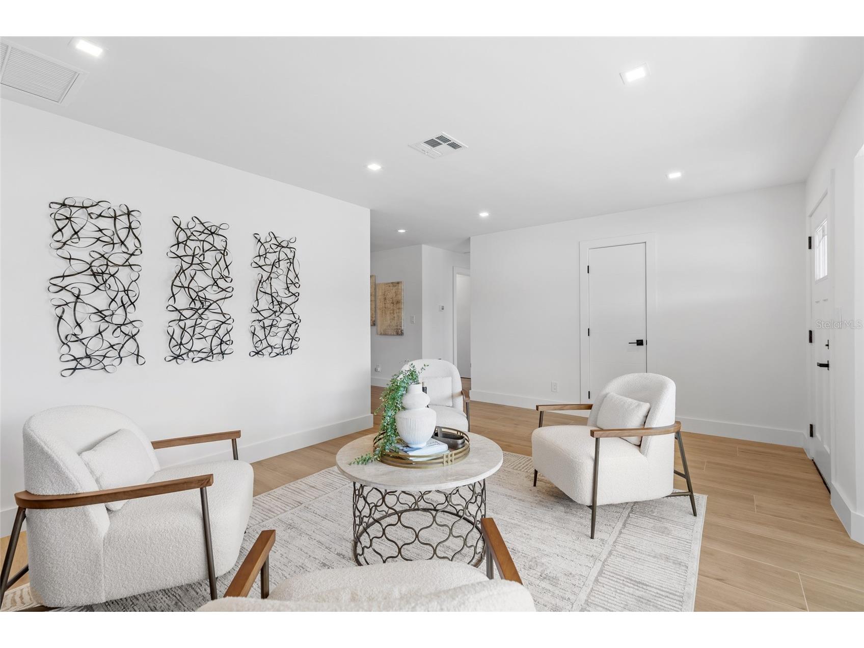 1563 Eden Isle Boulevard NE Saint Petersburg FL 33704 TB8514260 image11