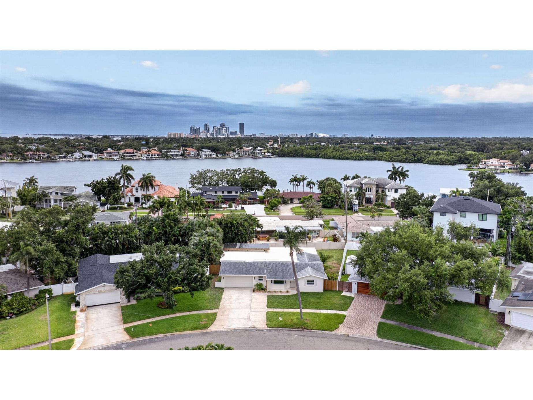 1563 Eden Isle Boulevard NE Saint Petersburg FL 33704 TB8514260 image43