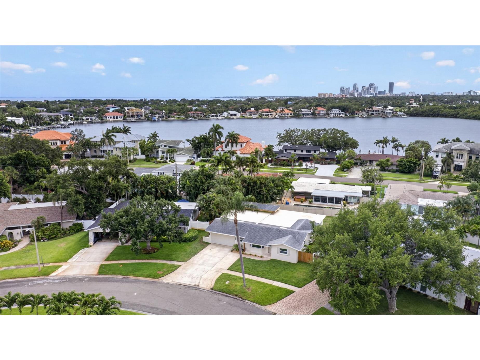 1563 Eden Isle Boulevard NE Saint Petersburg FL 33704 TB8514260 image44
