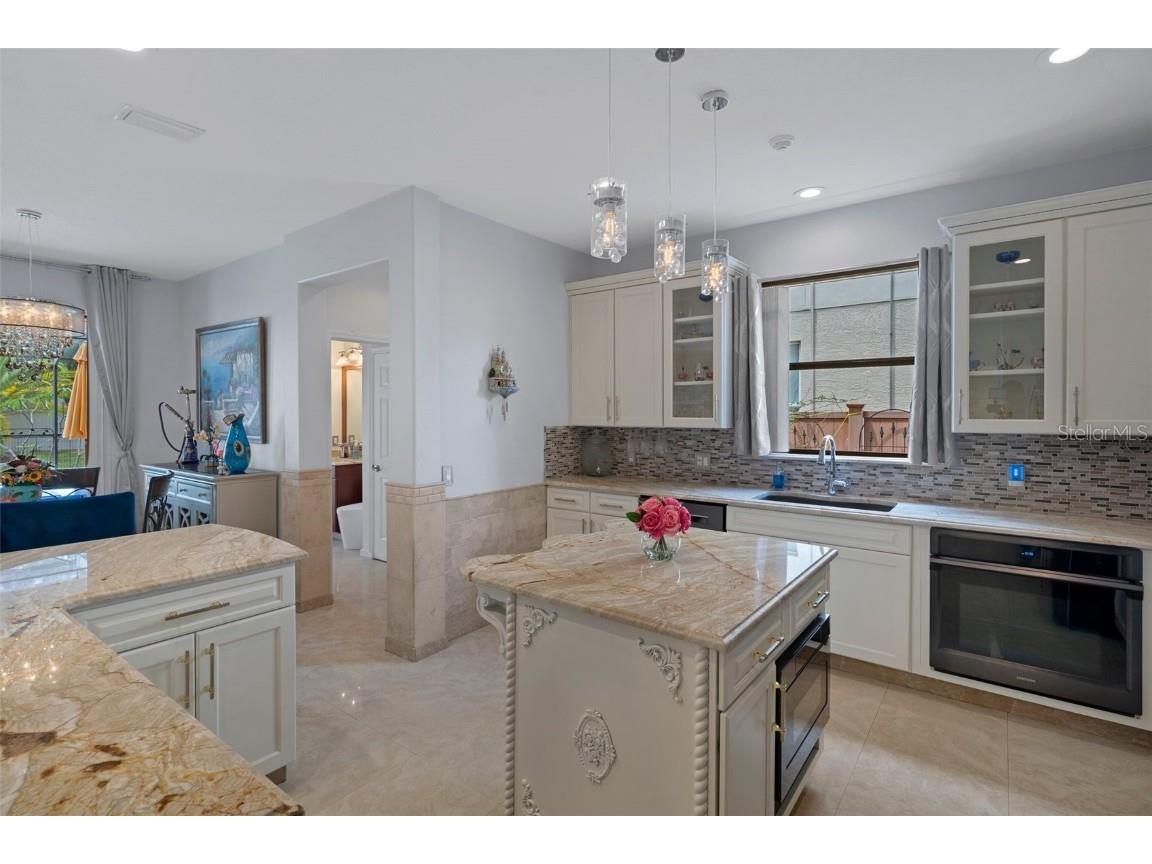 15630 N Himes Avenue Tampa FL 33618 TB8378225 image10