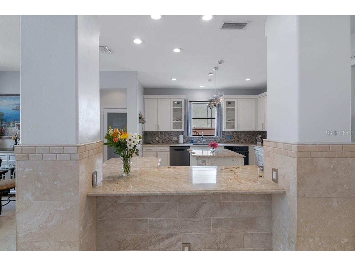 15630 N Himes Avenue Tampa FL 33618 TB8378225 image11