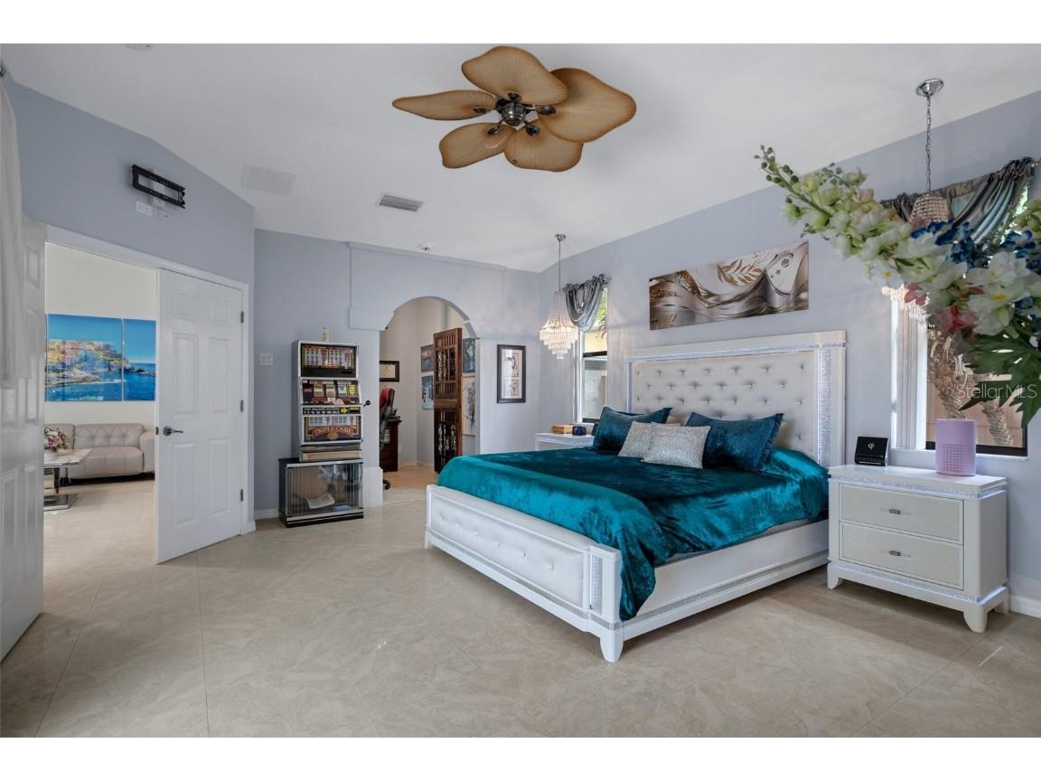 15630 N Himes Avenue Tampa FL 33618 TB8378225 image22