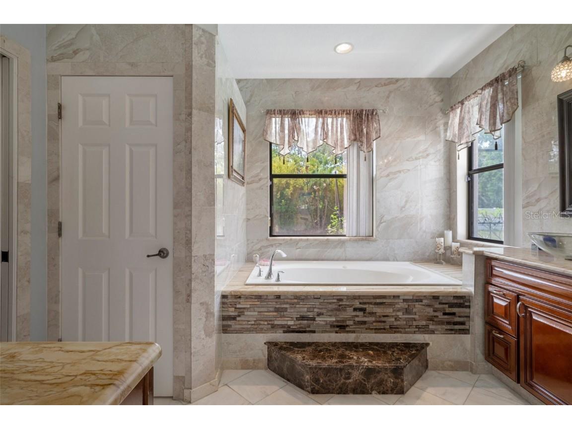 15630 N Himes Avenue Tampa FL 33618 TB8378225 image24