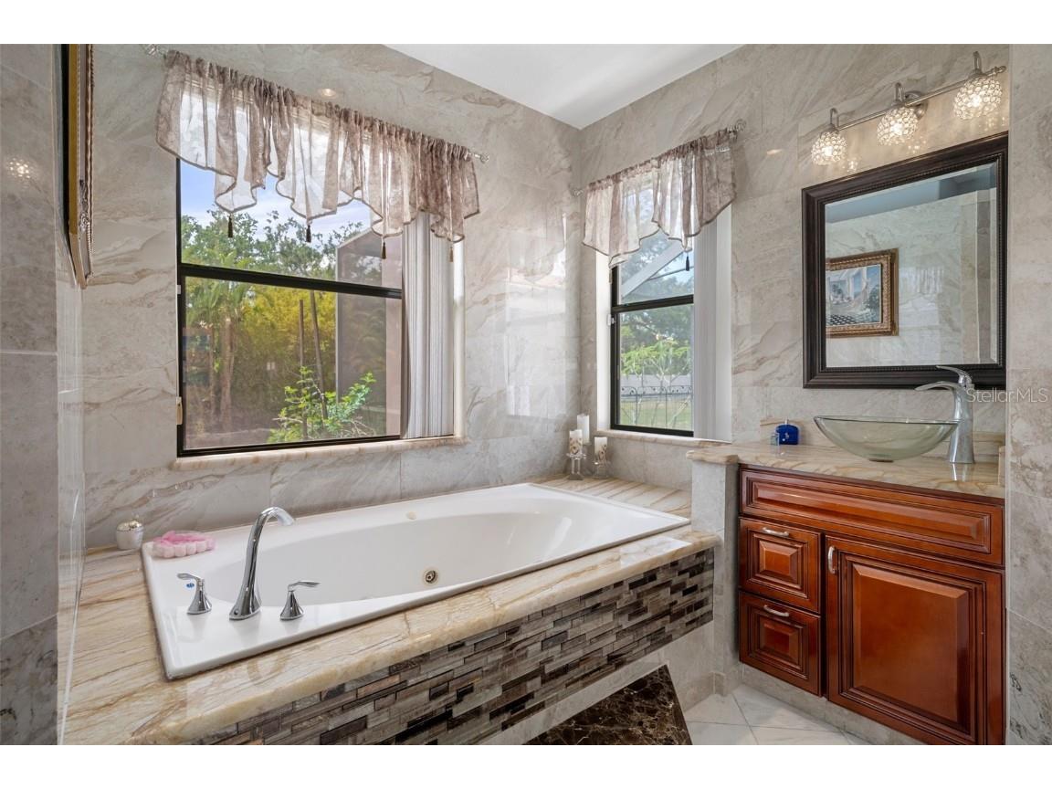 15630 N Himes Avenue Tampa FL 33618 TB8378225 image26