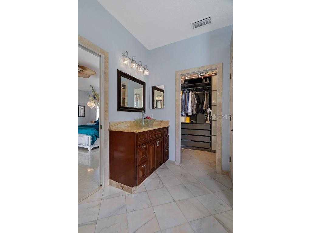 15630 N Himes Avenue Tampa FL 33618 TB8378225 image27