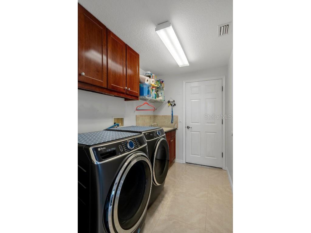 15630 N Himes Avenue Tampa FL 33618 TB8378225 image64