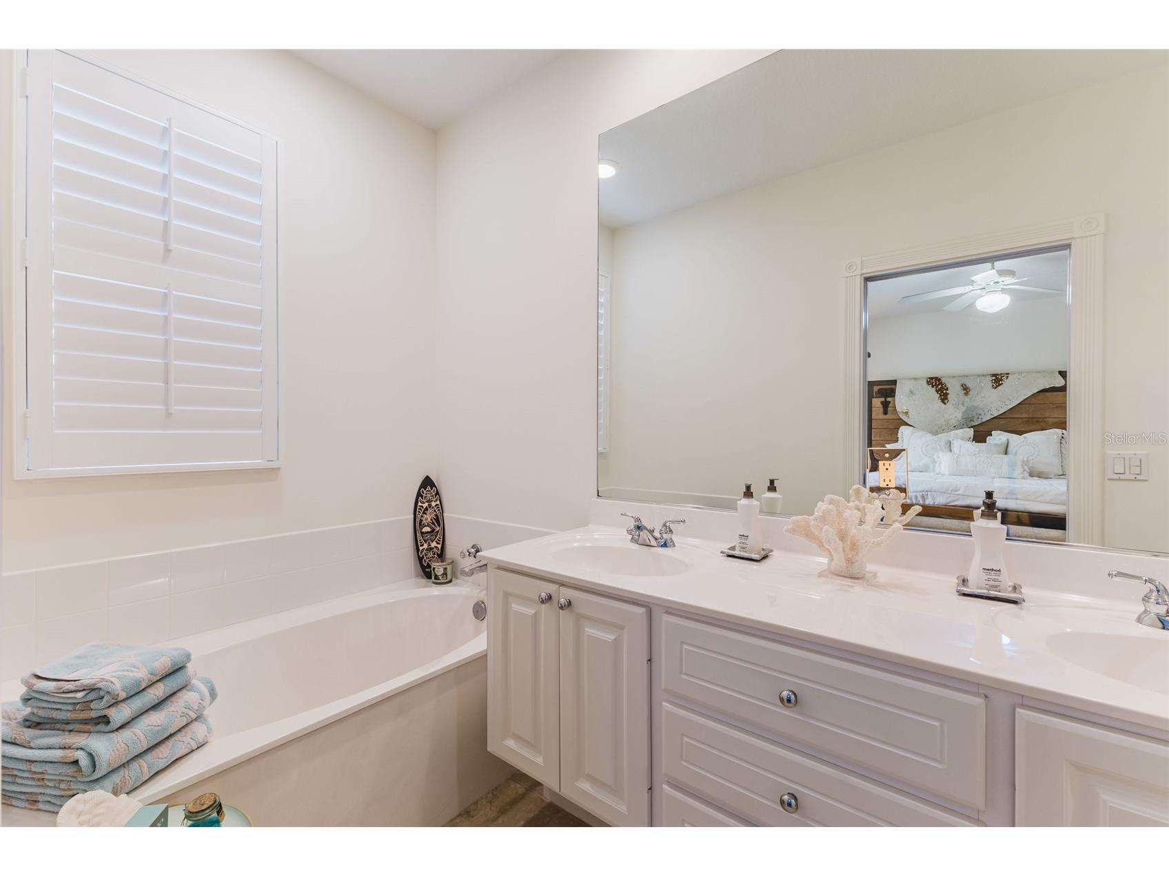 1564 Napoli Drive W Sarasota FL 34232 A4688745 image18